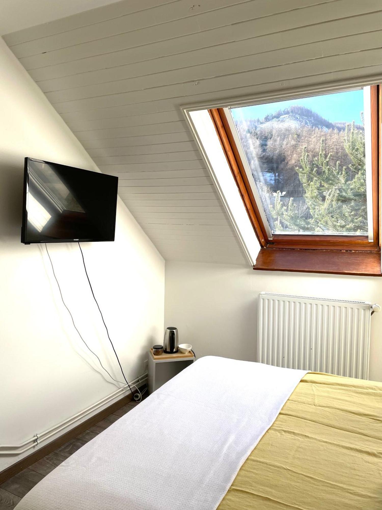 Maison L'Aiguille - 2 Appartements, 5 Chambres Et Table D'Hotes Au Pied De La Montagne A La Station De Laye Zewnętrze zdjęcie
